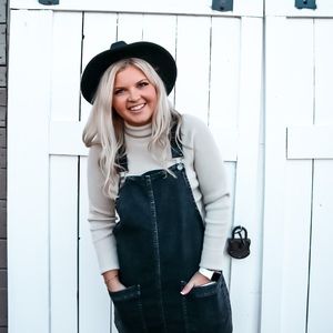 Meet your Posher, Emily